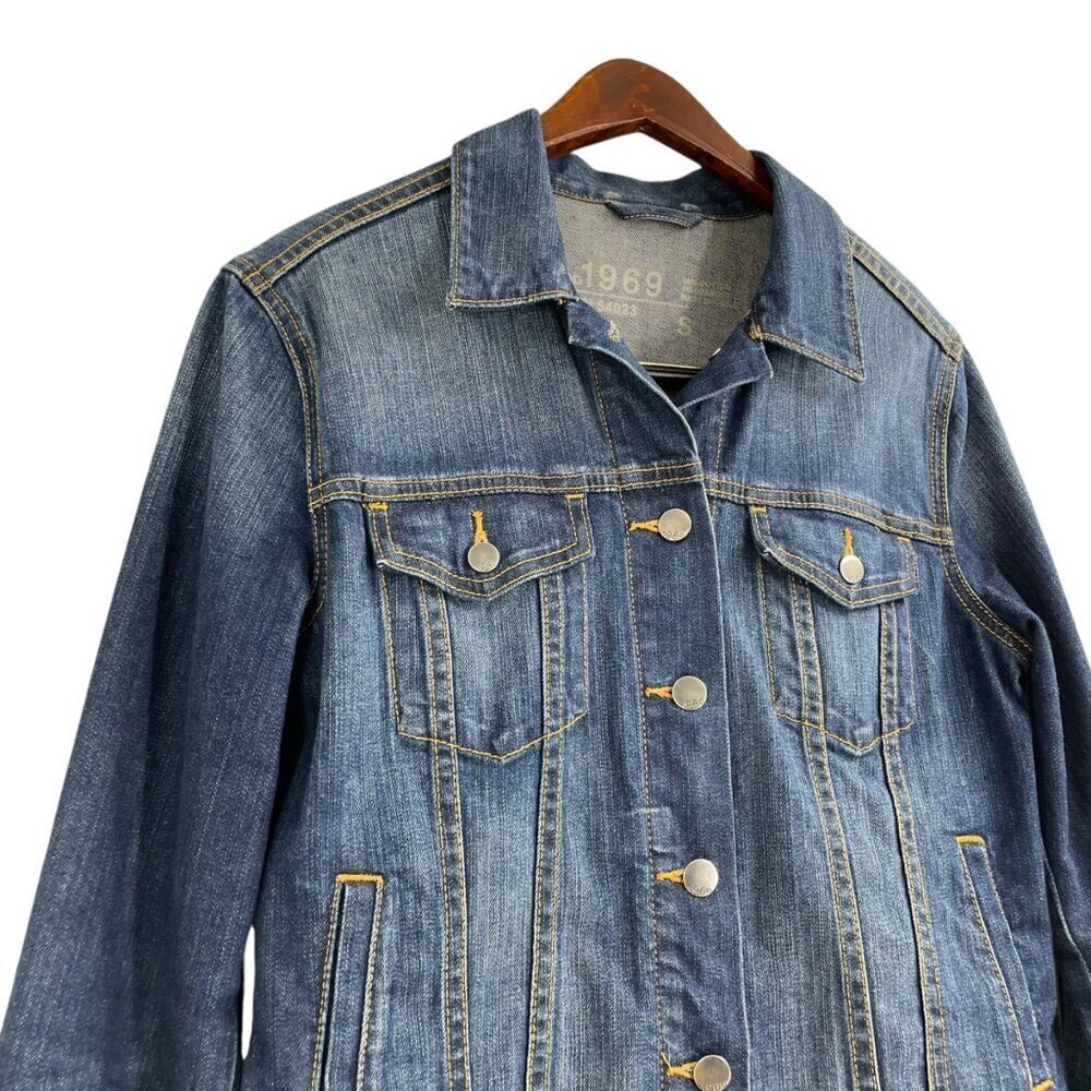 GAP Blue Denim Jean Jacket Womens Size Small Classic Pockets Everyday Casual - Picture 2 of 8